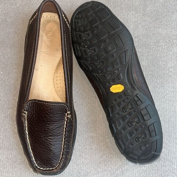 Vintage LL Bean dark brown leather square toe loafers. - Picture 4 of 4